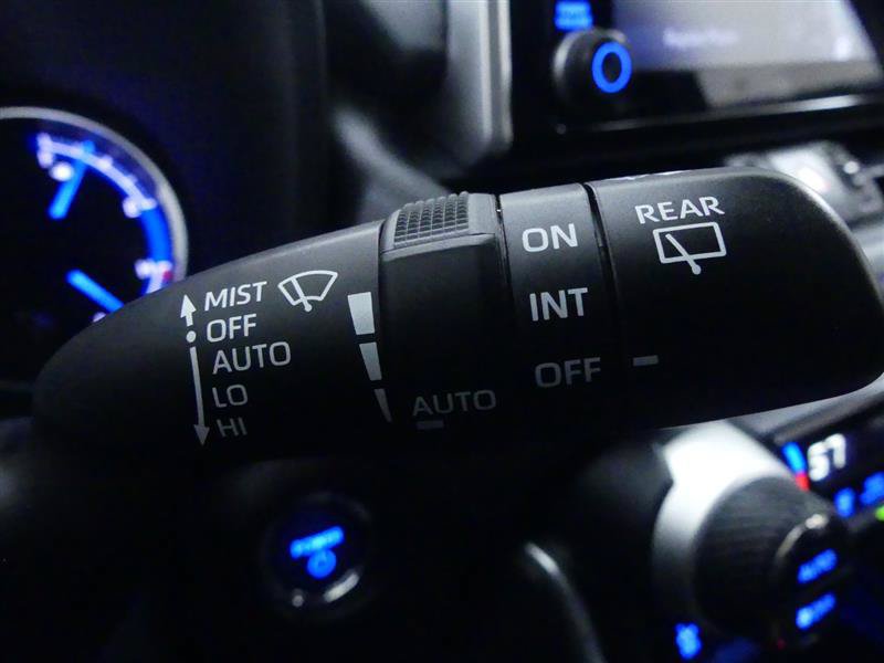 Used 2021 Toyota RAV4 XSE AWD/4WD image 18
