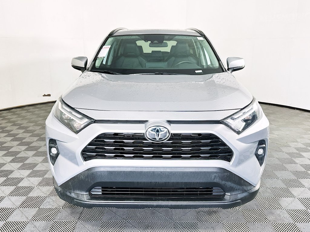 Used 2022 Toyota RAV4 XLE Premium AWD/4WD image 8