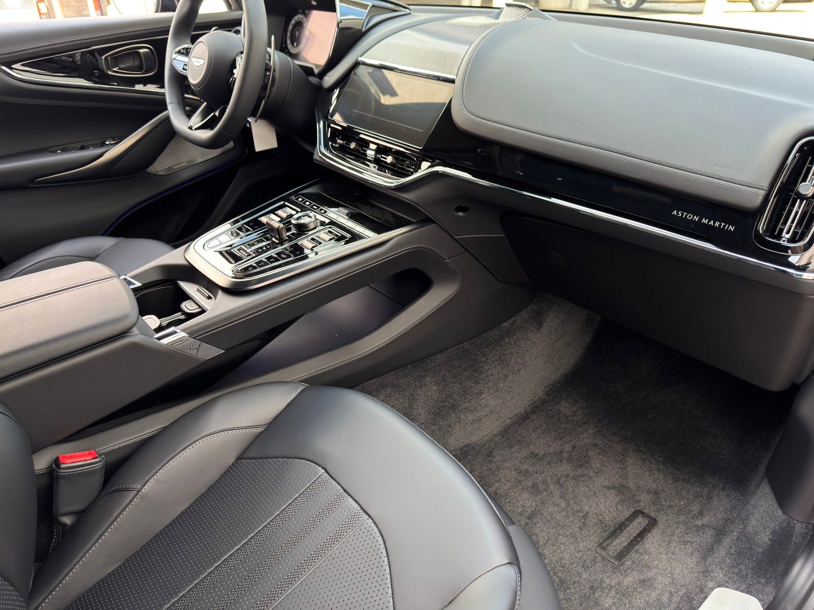 New 2025 Aston Martin DBX 707 image 15