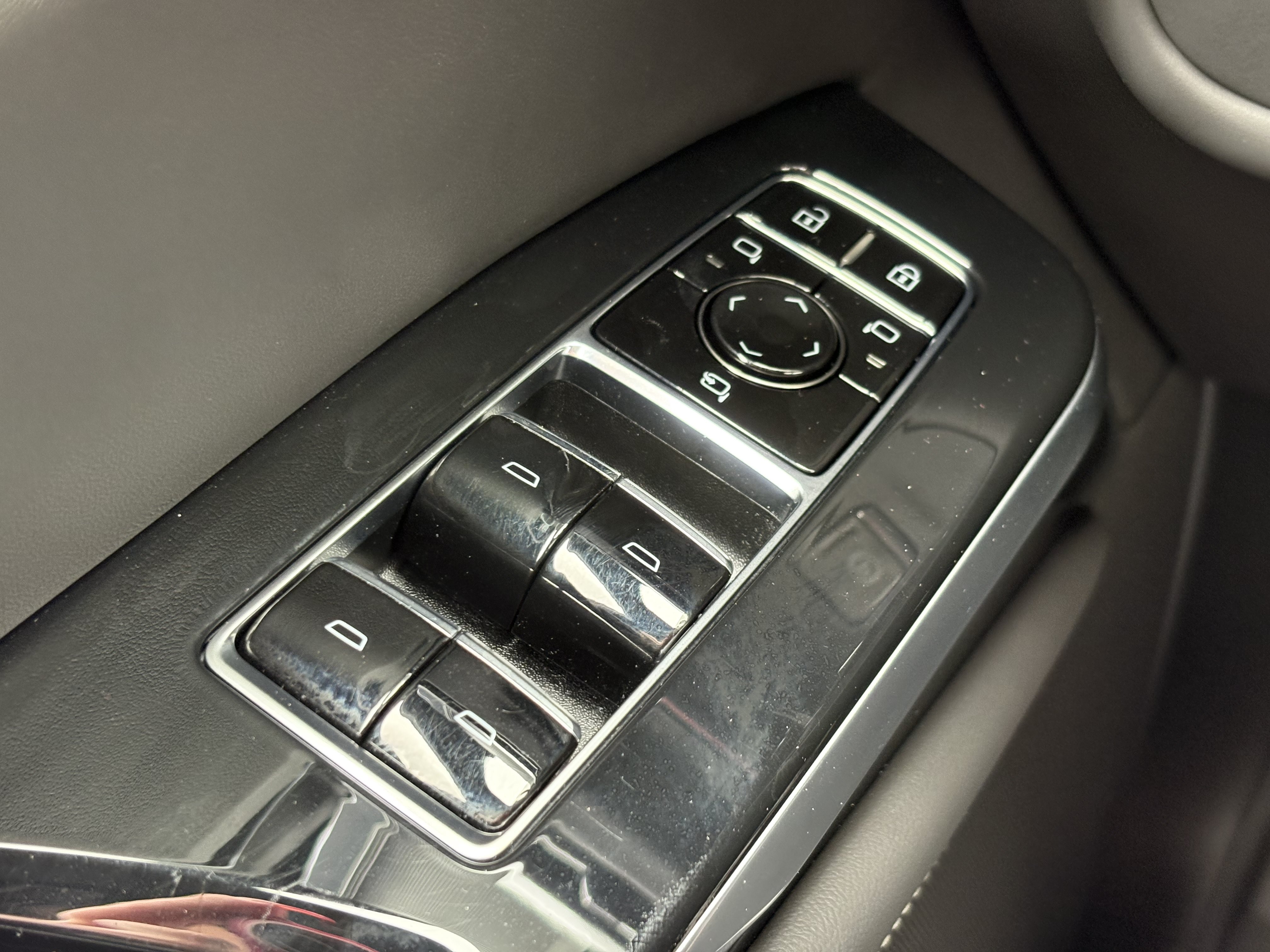 Used 2026 Cadillac Escalade ESV Platinum Luxury w/ LPO, Floor Liner Package AWD/4WD image 34