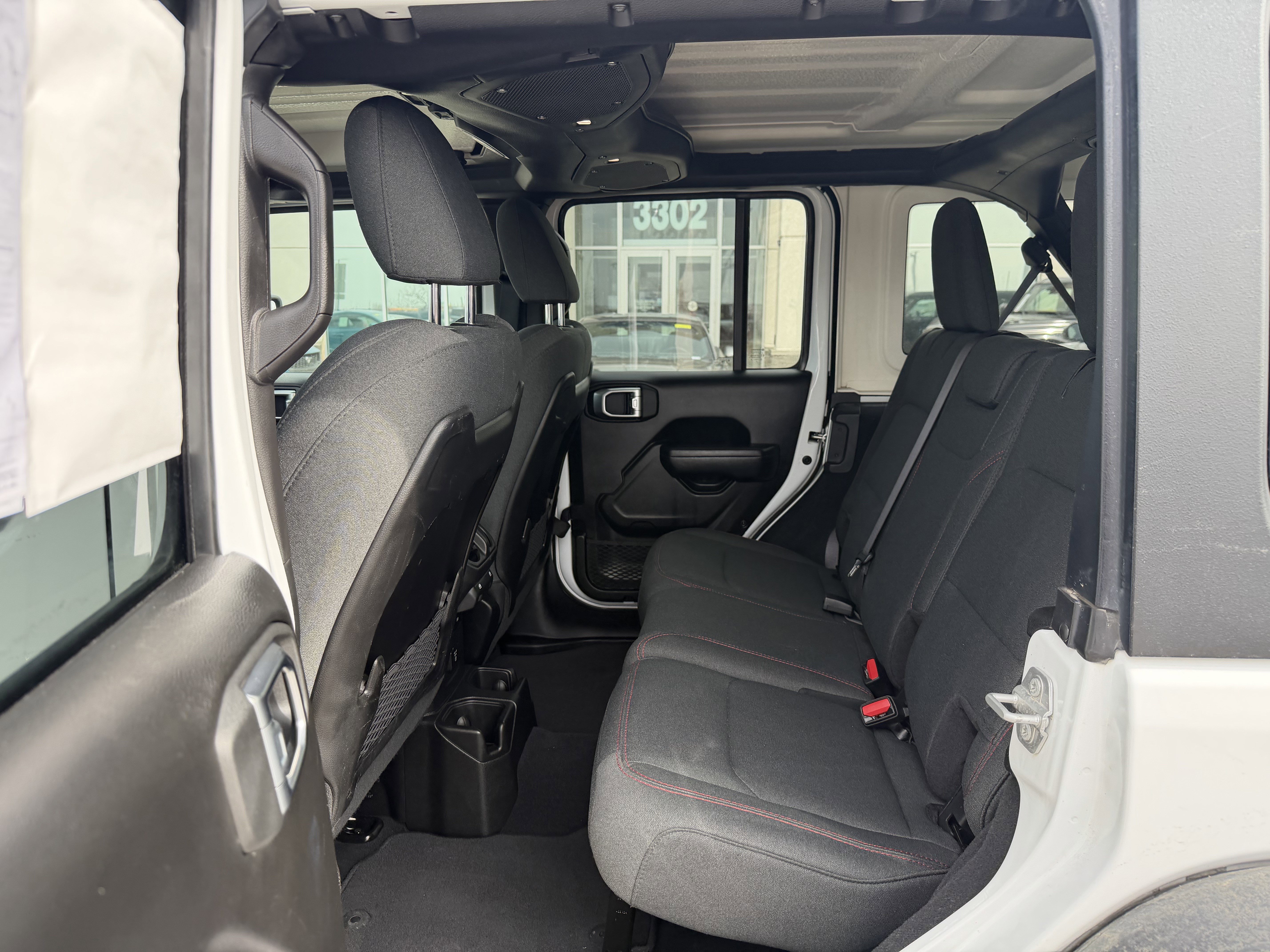 Used 2025 Jeep Wrangler Unlimited Rubicon image 19