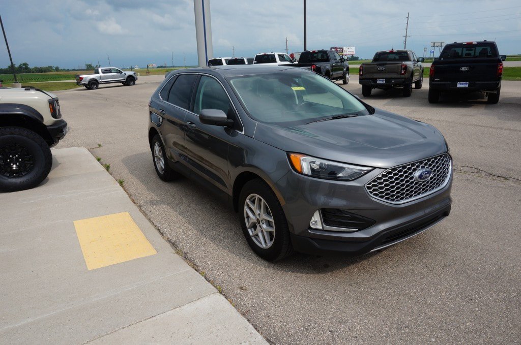 Used 2023 Ford Edge SEL w/ Convenience Package AWD/4WD image 5