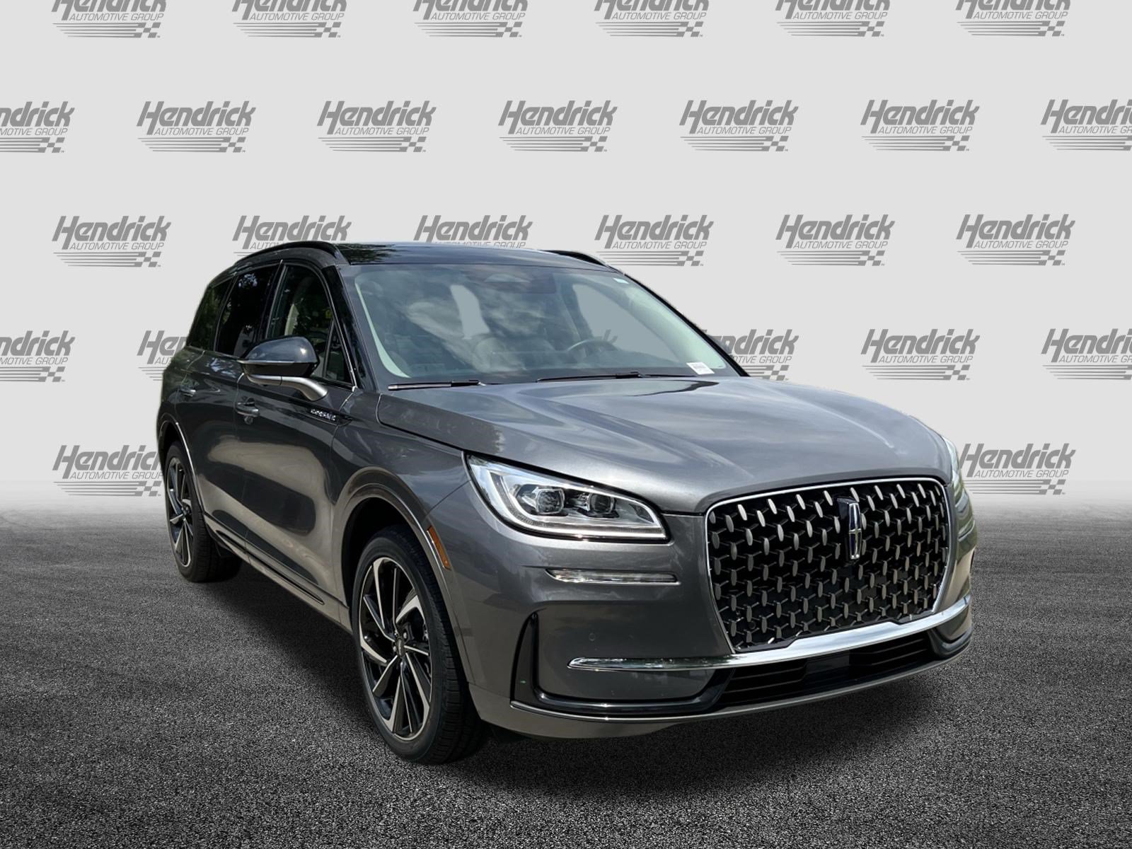 Used 2025 Lincoln Corsair Grand Touring w/ Equipment Group 301A AWD/4WD image 2