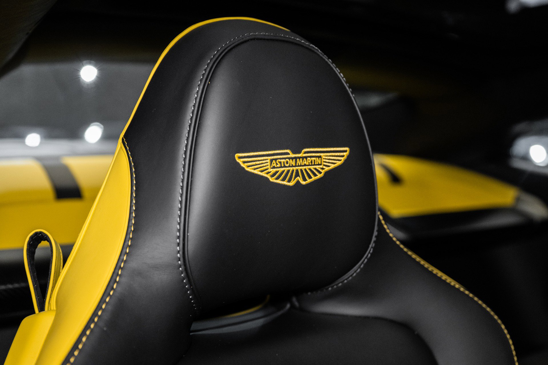 Used 2025 Aston Martin Vanquish image 6