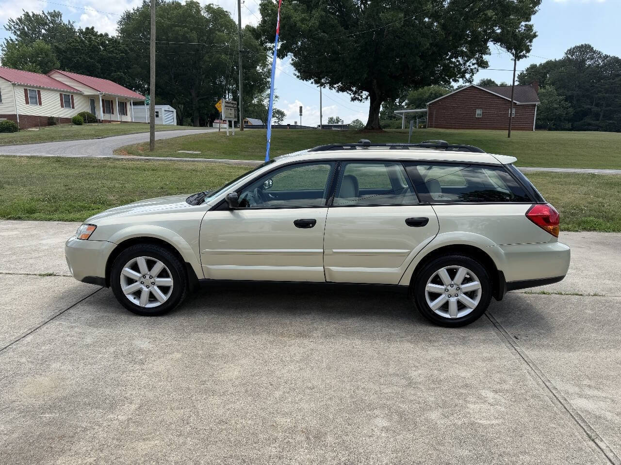 Used 2007 Subaru Outback 2.5i AWD/4WD image 4