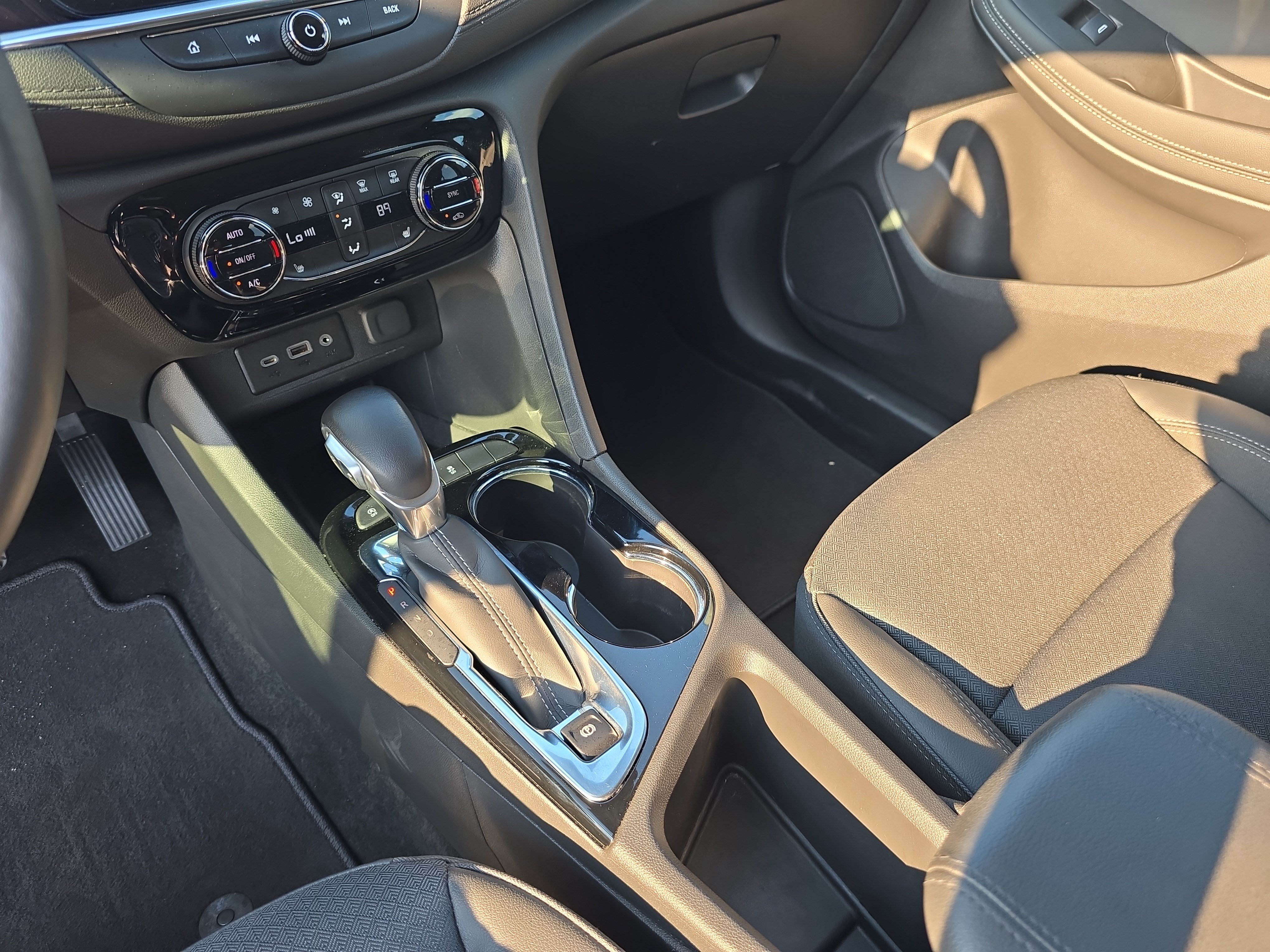 Used 2023 Buick Encore GX Select w/ Safety Package II FWD image 23