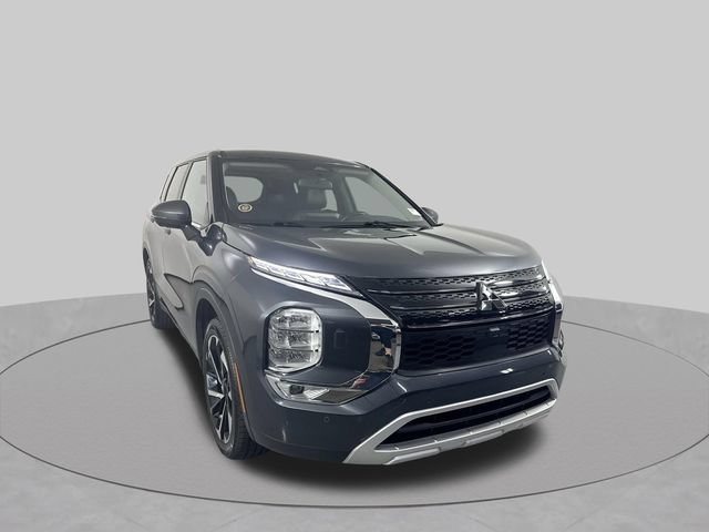 Used 2024 Mitsubishi Outlander SE AWD/4WD image 3