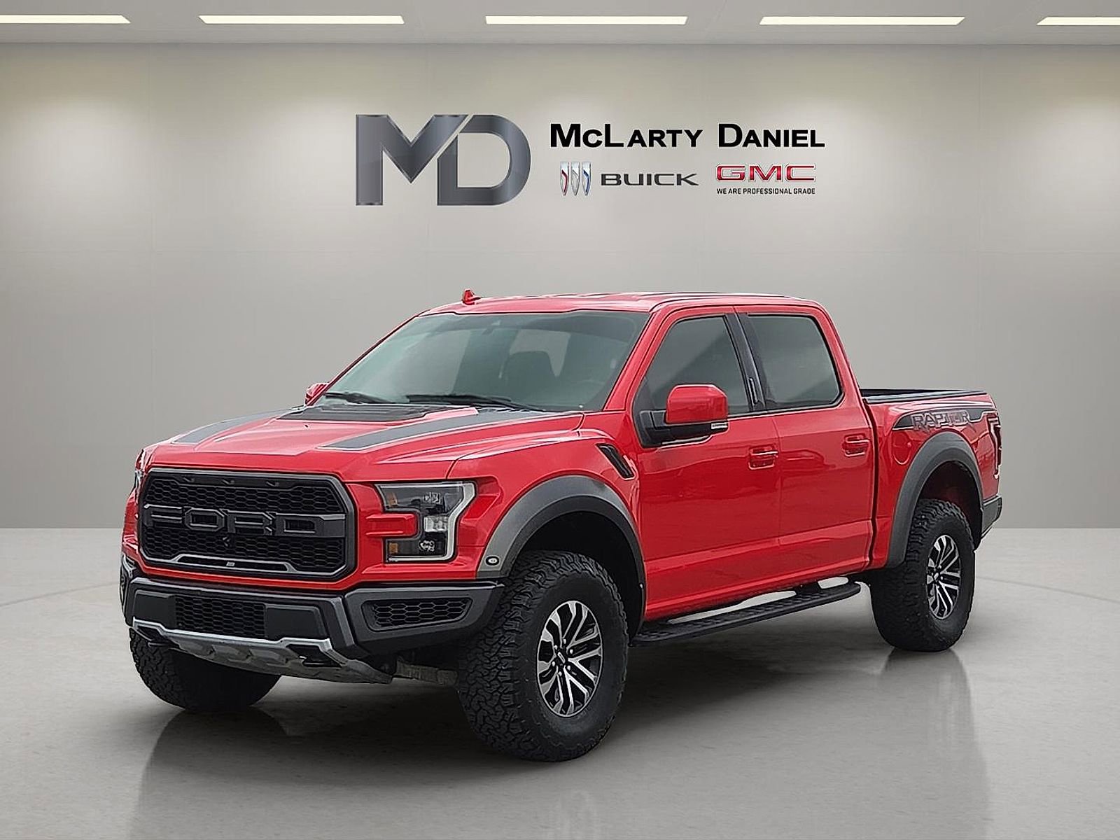 Used 2019 Ford F150 Raptor w/ Equipment Group 802A Luxury AWD/4WD image 2