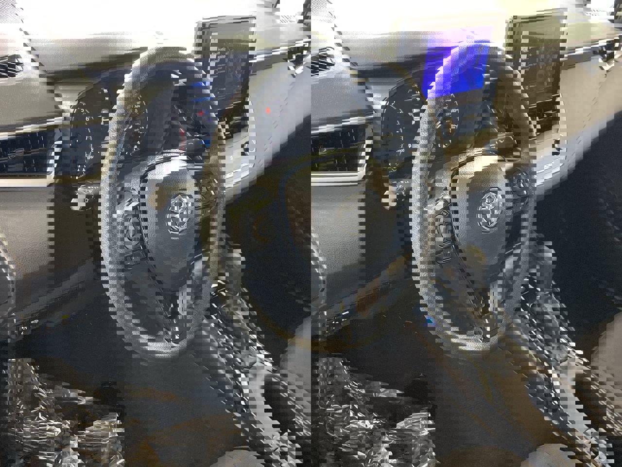 Used 2024 Toyota Corolla LE image 11