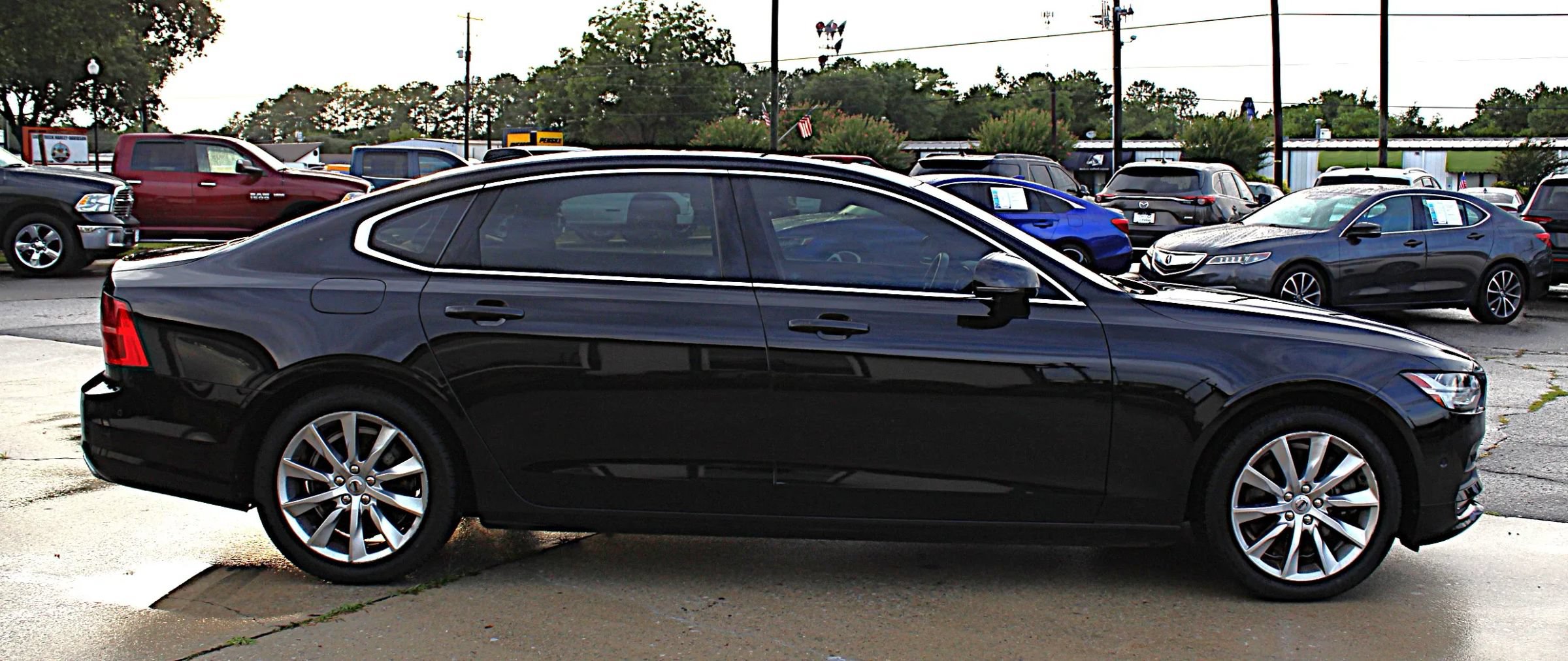 Used 2018 Volvo S90 T6 Momentum w/ Convenience Package AWD/4WD image 6