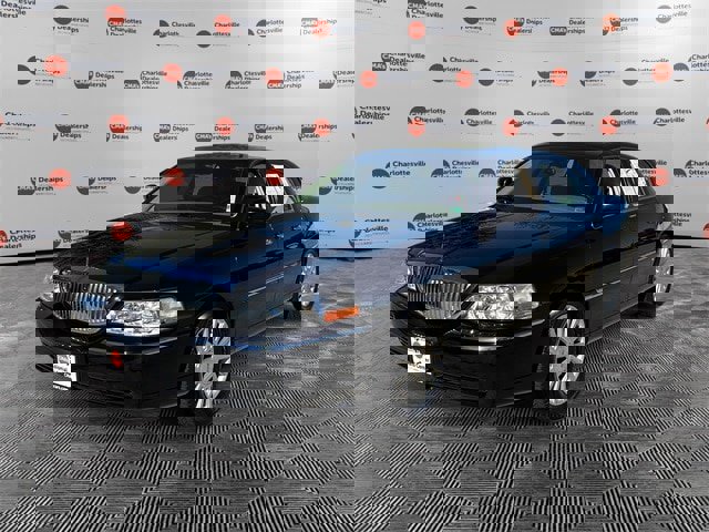 Used 2003 Lincoln Town Car Signature