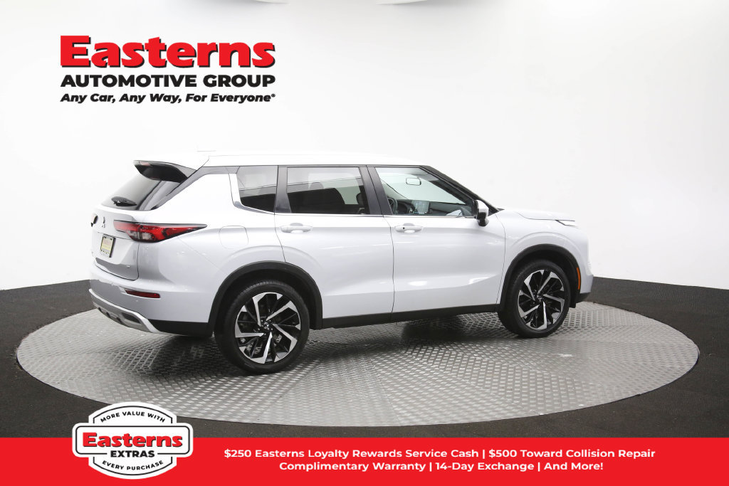 Used 2024 Mitsubishi Outlander SE AWD/4WD image 45