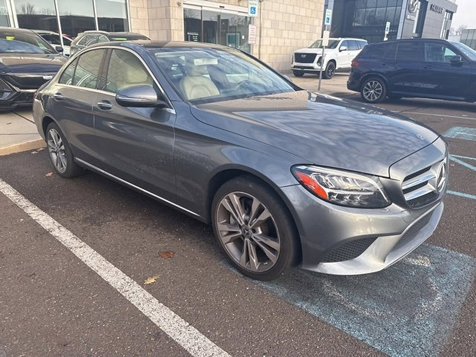 Used 2019 Mercedes-Benz C 300 4MATIC Sedan image 1