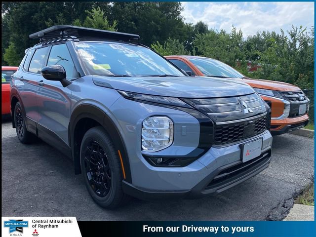 New 2025 Mitsubishi Outlander AWD