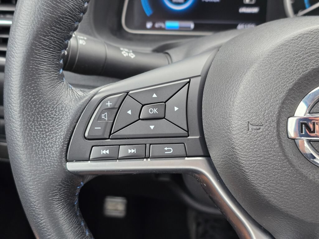 Used 2018 Nissan Leaf SV w/ Protection Package FWD image 28