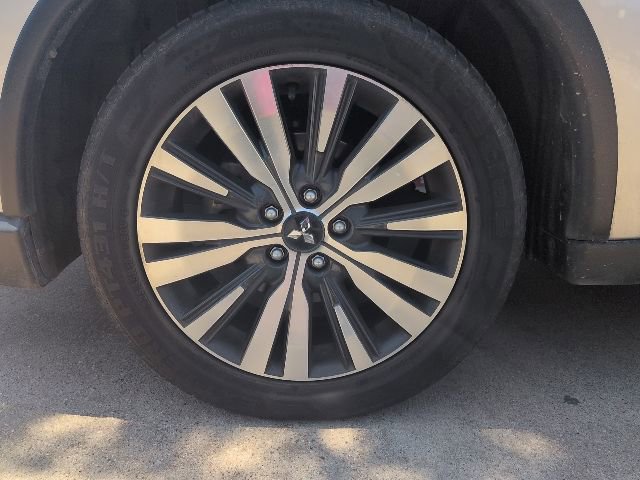 Used 2019 Mitsubishi Outlander ES FWD image 5