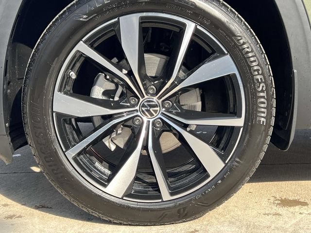 New 2026 Volkswagen Atlas Cross Sport SEL Premium R-Line AWD/4WD image 6