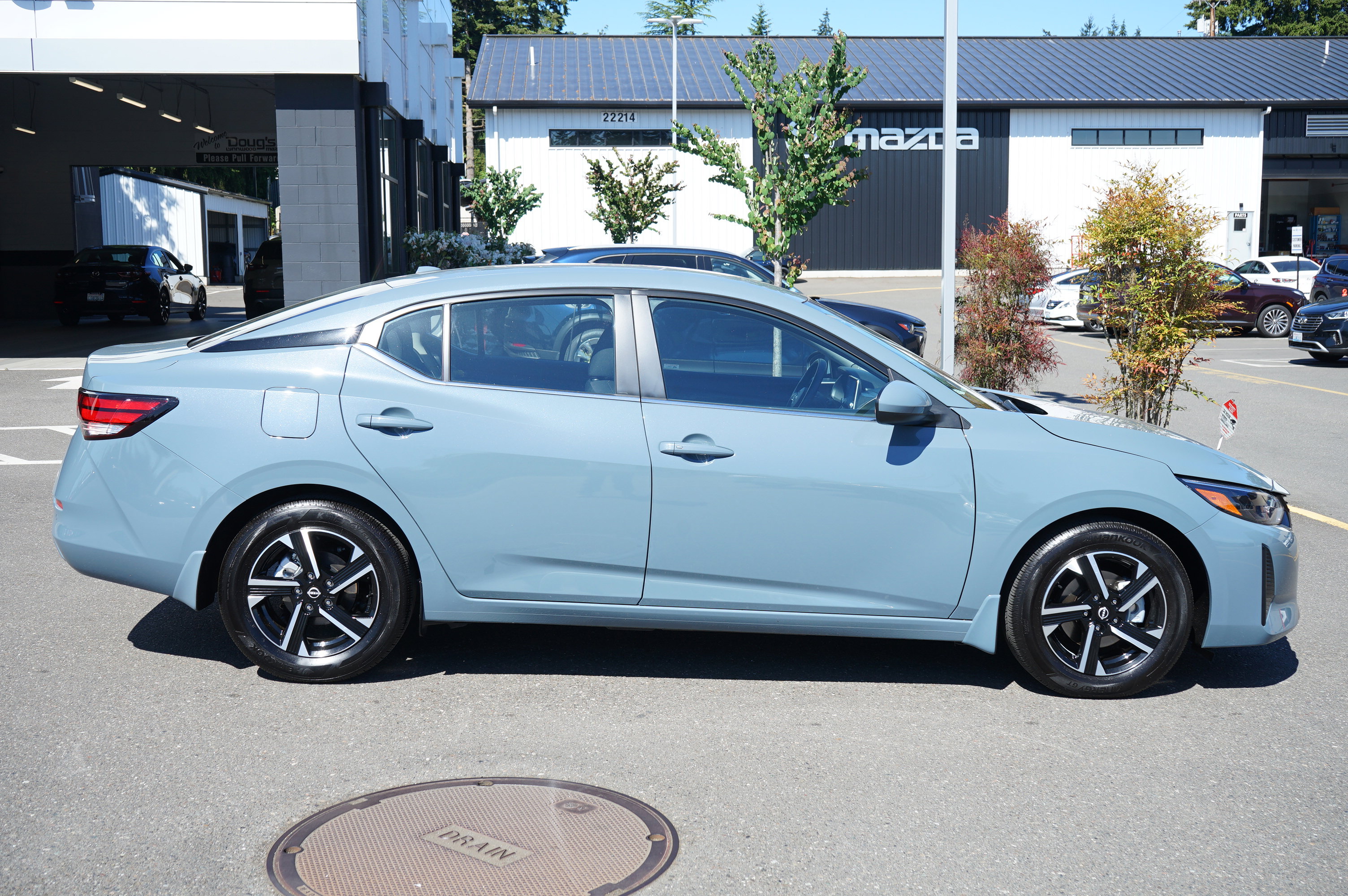 Used 2025 Nissan Sentra SV w/ All-Weather Package FWD image 2