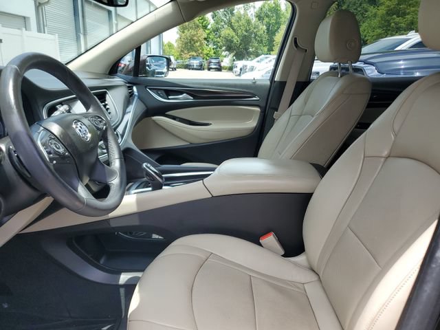 Used 2018 Buick Enclave Essence FWD image 18