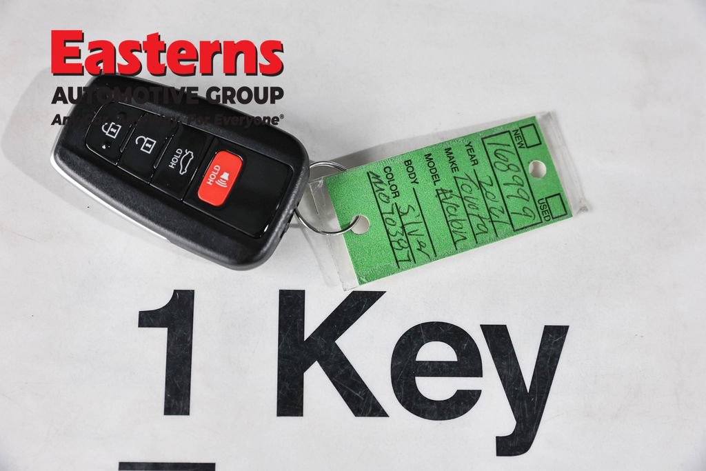 Used 2021 Toyota Avalon XSE FWD image 26