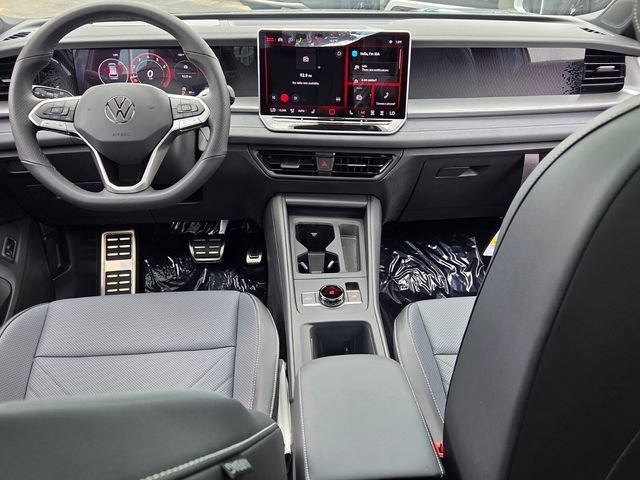 New 2026 Volkswagen Tiguan SE R-Line FWD image 8