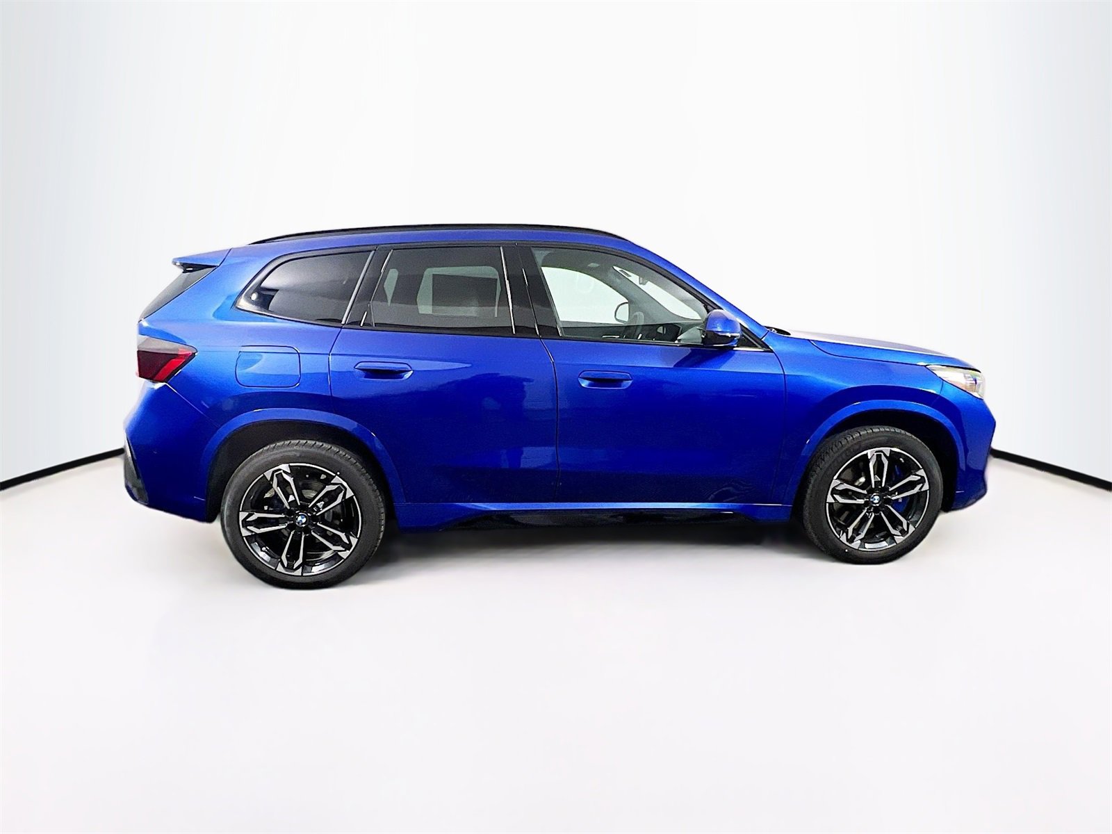 New 2025 BMW X1 xDrive28i w/ M Sport Package image 8