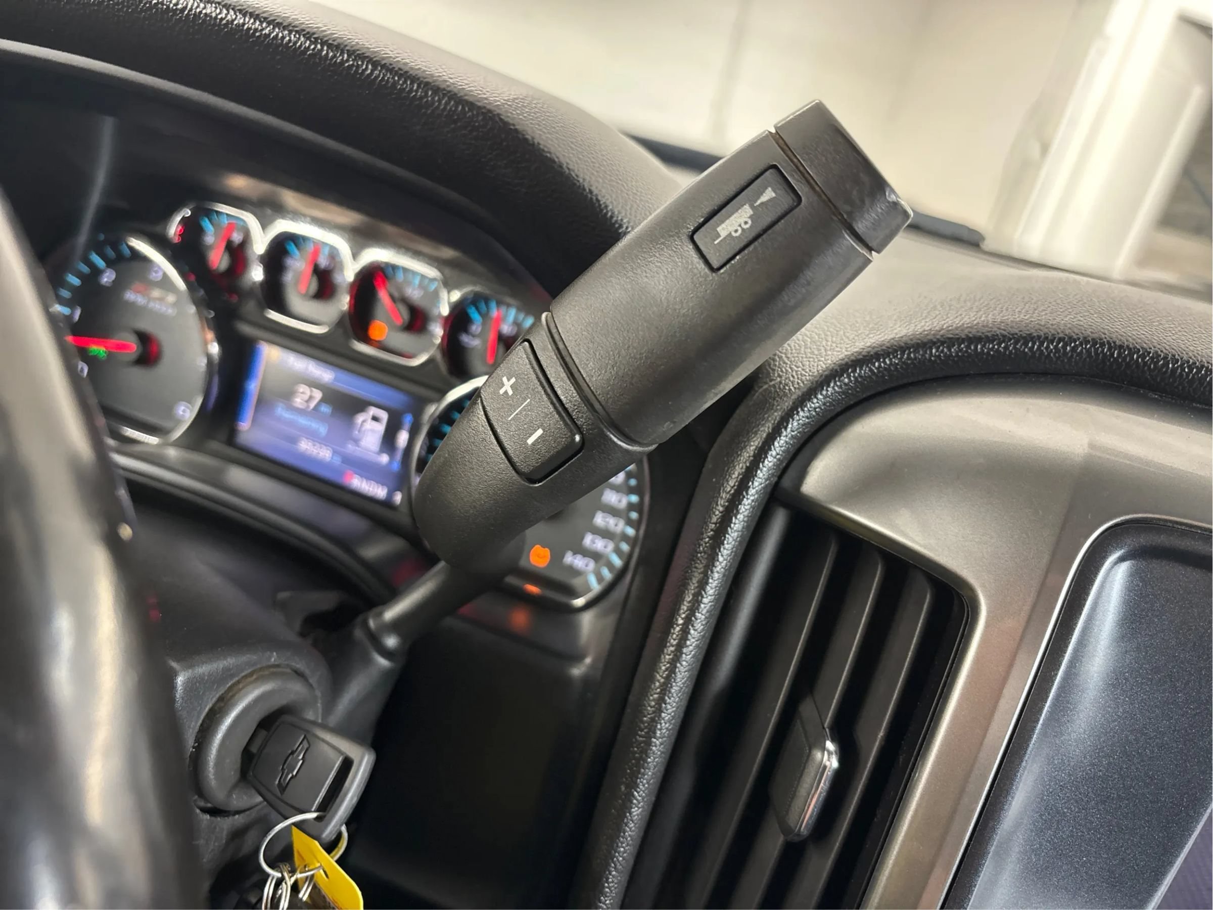 Used 2015 Chevrolet Silverado 2500 LT w/ LT Convenience Package AWD/4WD image 41