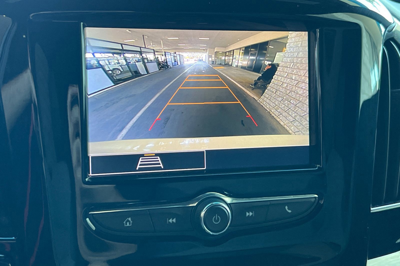 Used 2023 Chevrolet Traverse LT image 20