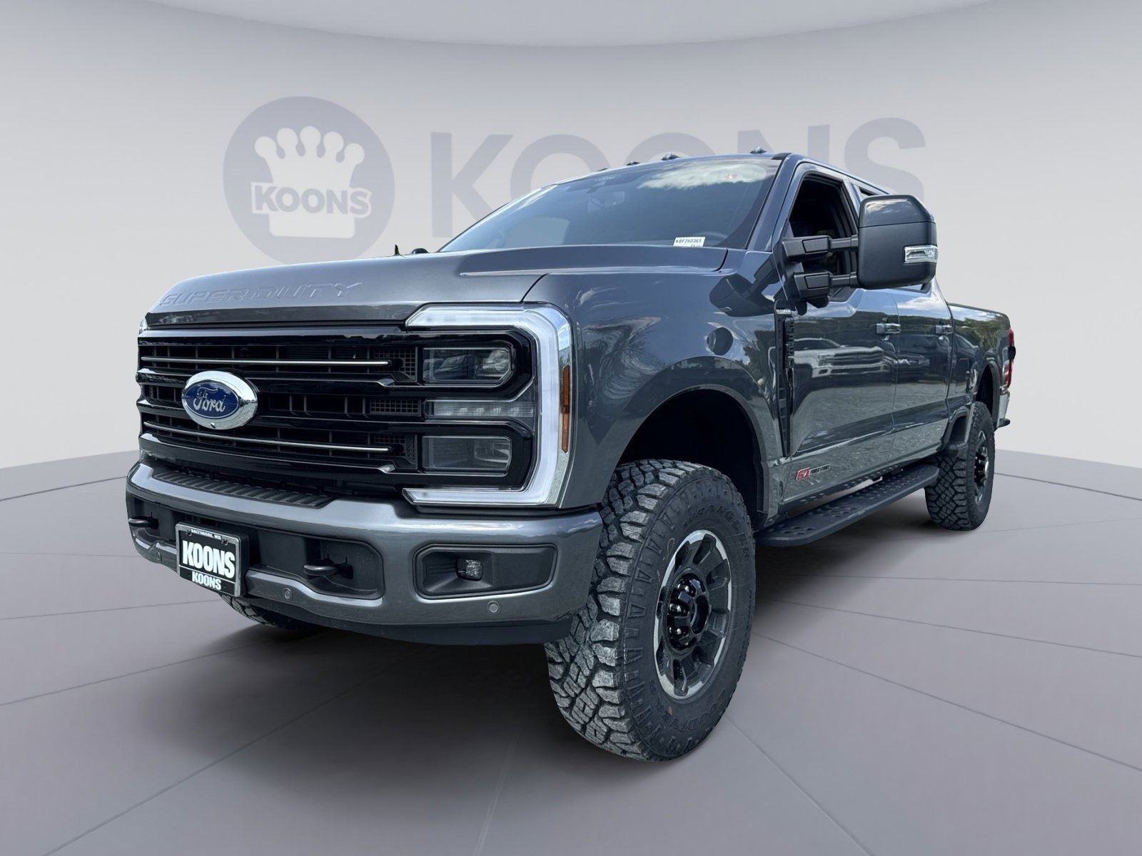 New 2026 Ford F350 Platinum w/ Tremor Off-Road Package