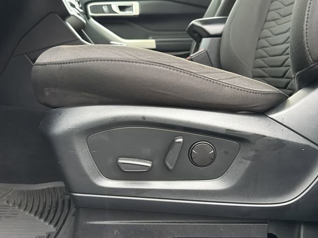 Used 2021 Ford Explorer XLT image 26
