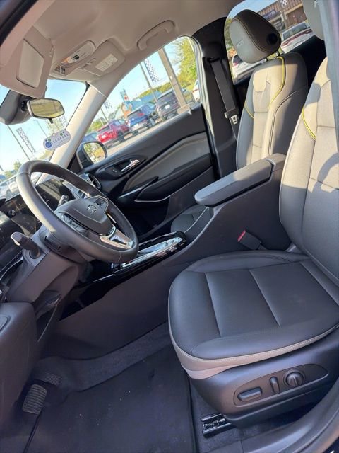 Used 2026 Chevrolet Trax ACTIV w/ Driver Confidence Package FWD image 12