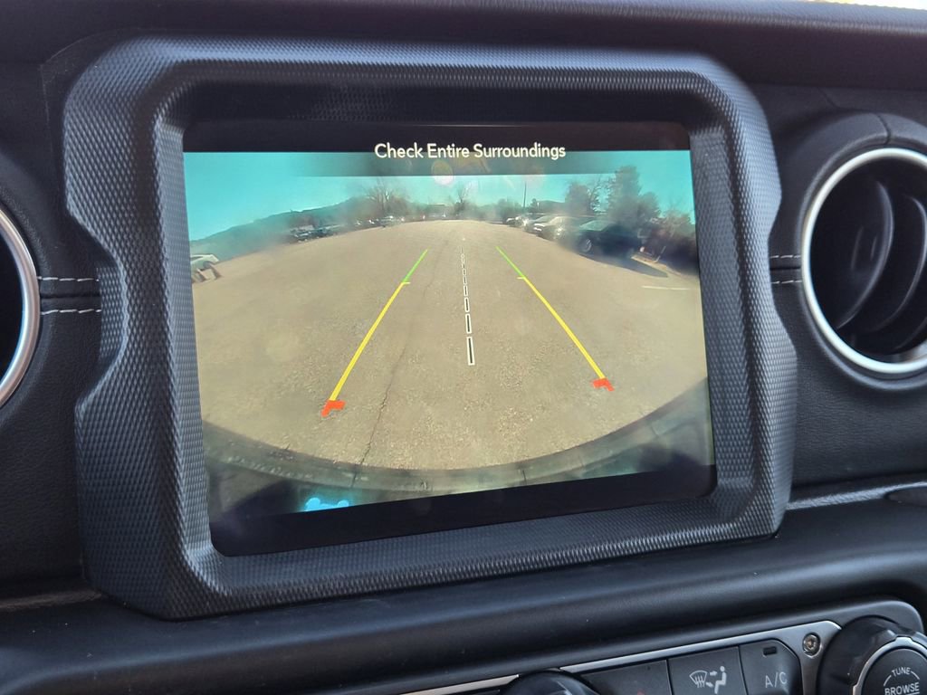 Used 2022 Jeep Wrangler Unlimited Sahara w/ Cold Weather Group image 18