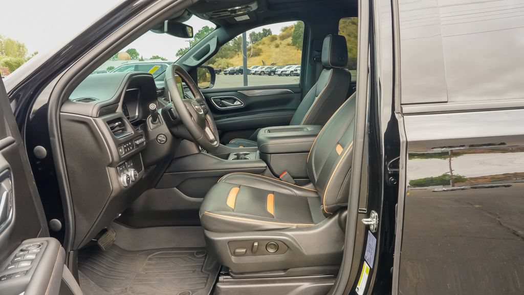 Used 2023 GMC Yukon AT4 w/ AT4 Premium Package AWD/4WD image 15
