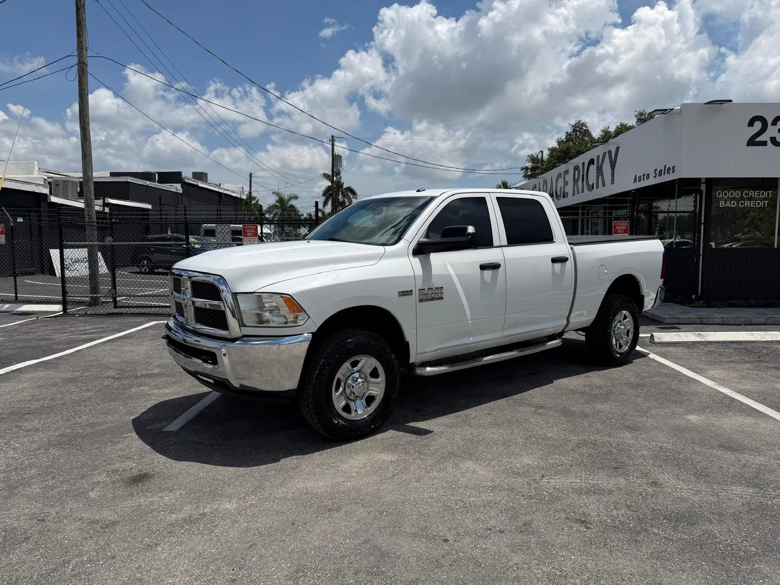 Used 2014 RAM 2500 Tradesman w/ Chrome Appearance Group