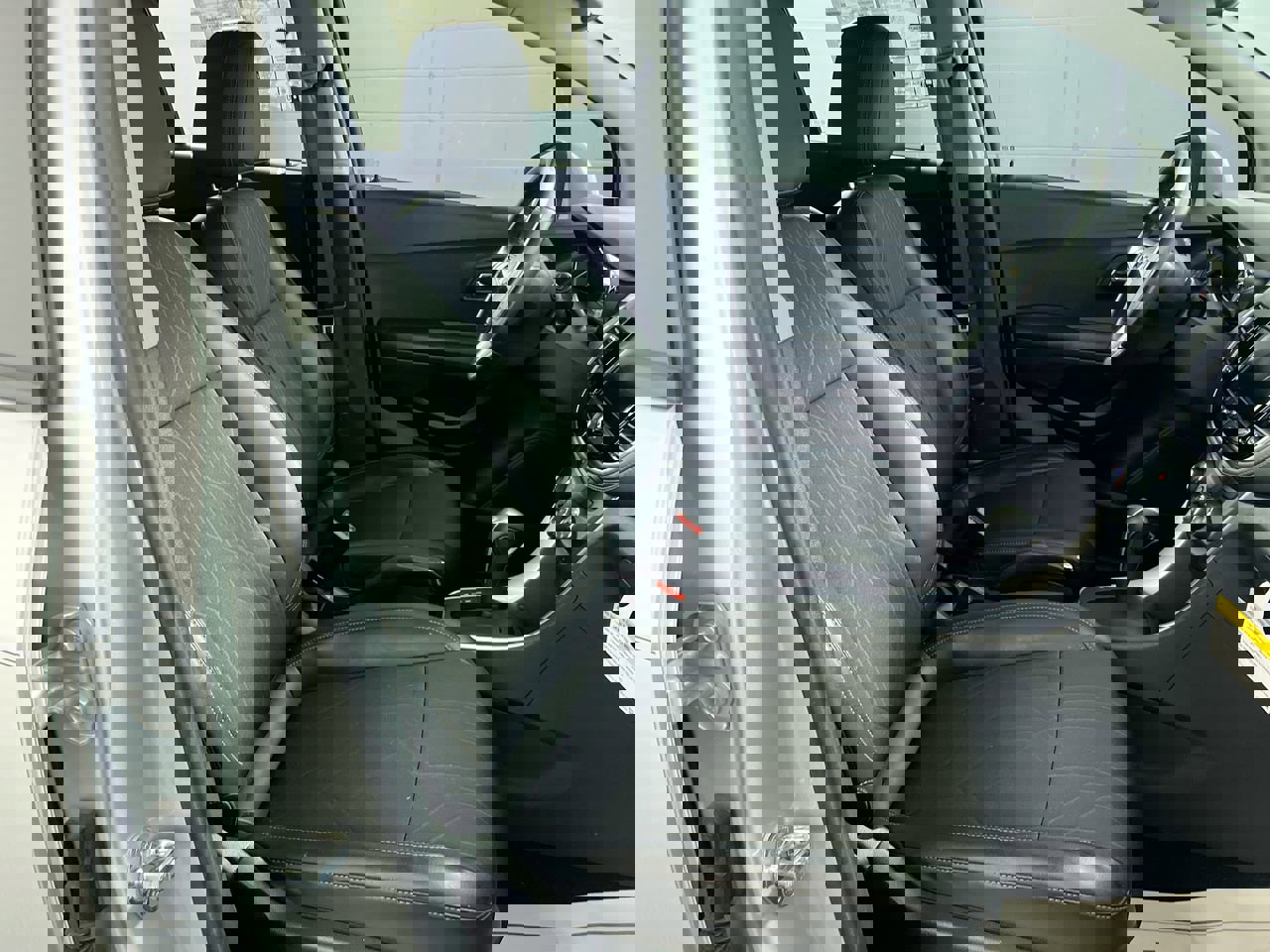 Used 2022 Chevrolet Trax LT w/ LT Convenience Package image 31