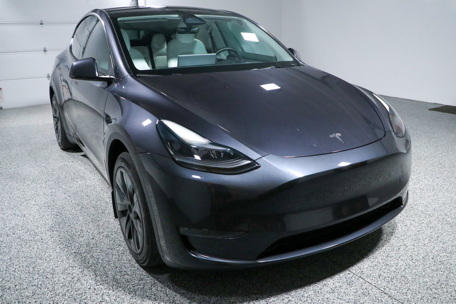 Used 2024 Tesla Model Y Long Range RWD image 5