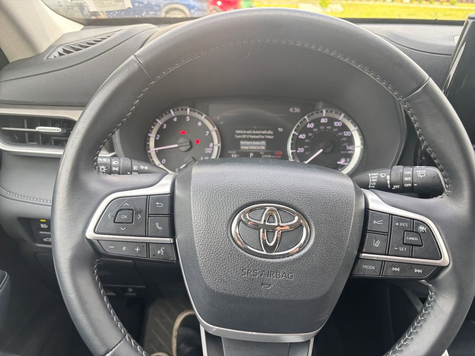 Used 2025 Toyota Highlander LE FWD image 36