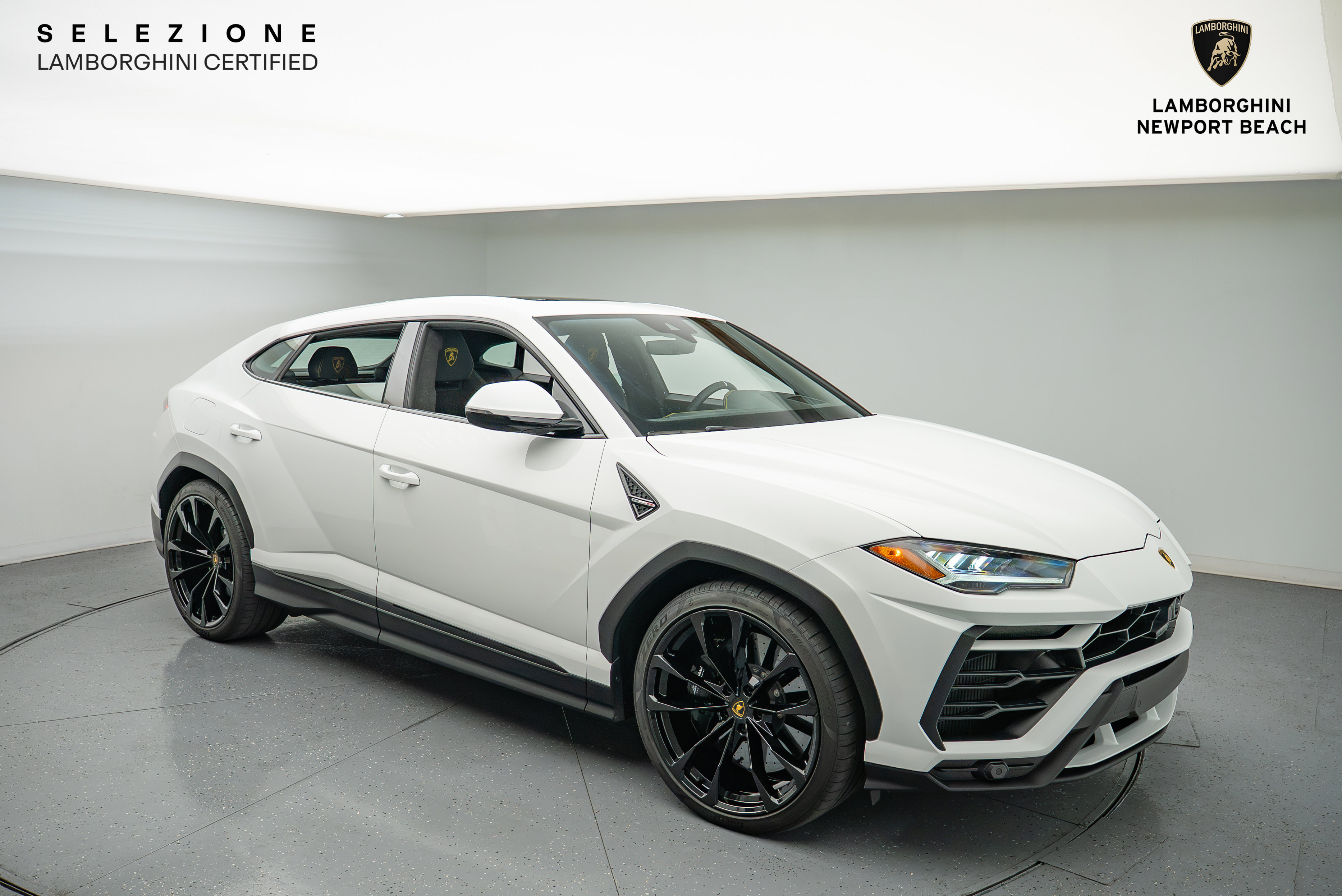 Used 2022 Lamborghini Urus image 1