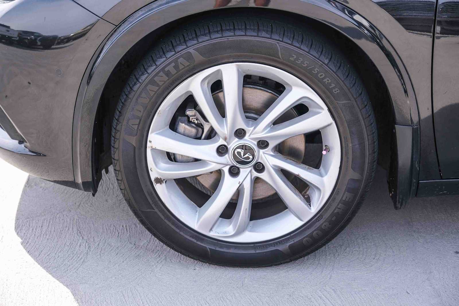 Used 2019 INFINITI QX30 w/ Cargo Package FWD image 10