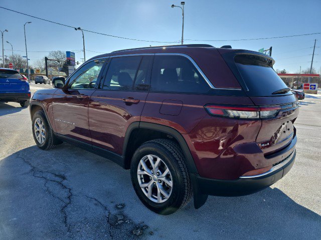 Used 2022 Jeep Grand Cherokee Limited image 3