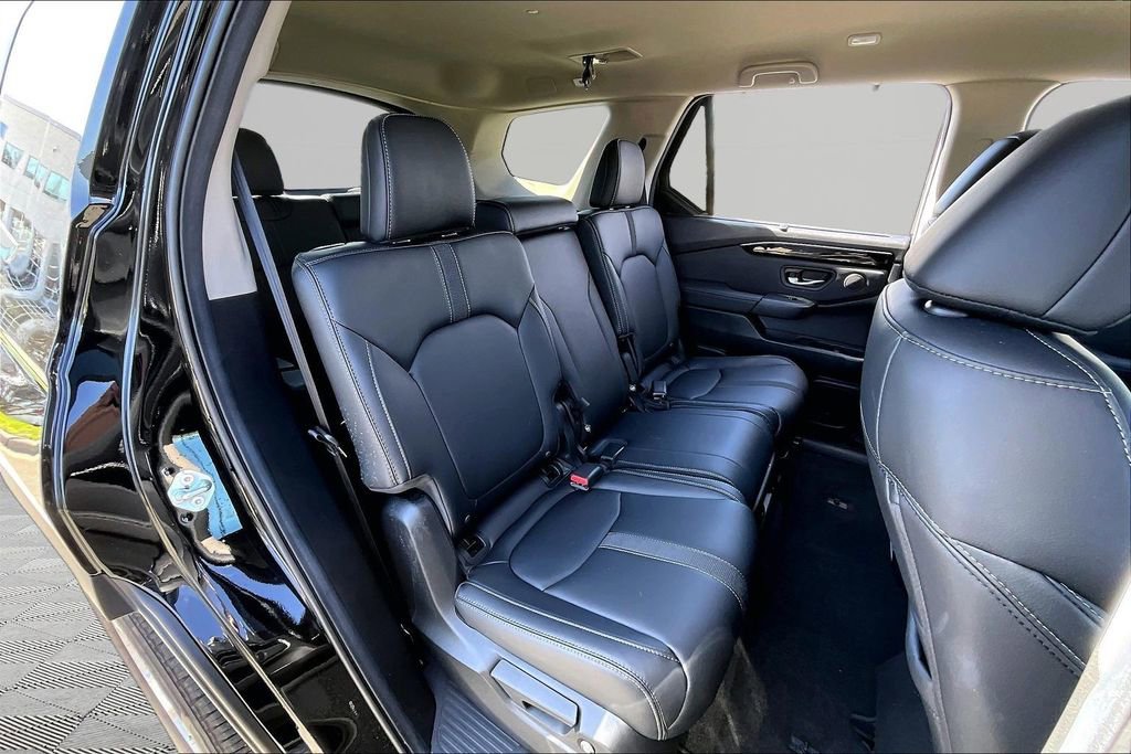 Used 2025 Honda Pilot EX-L image 19