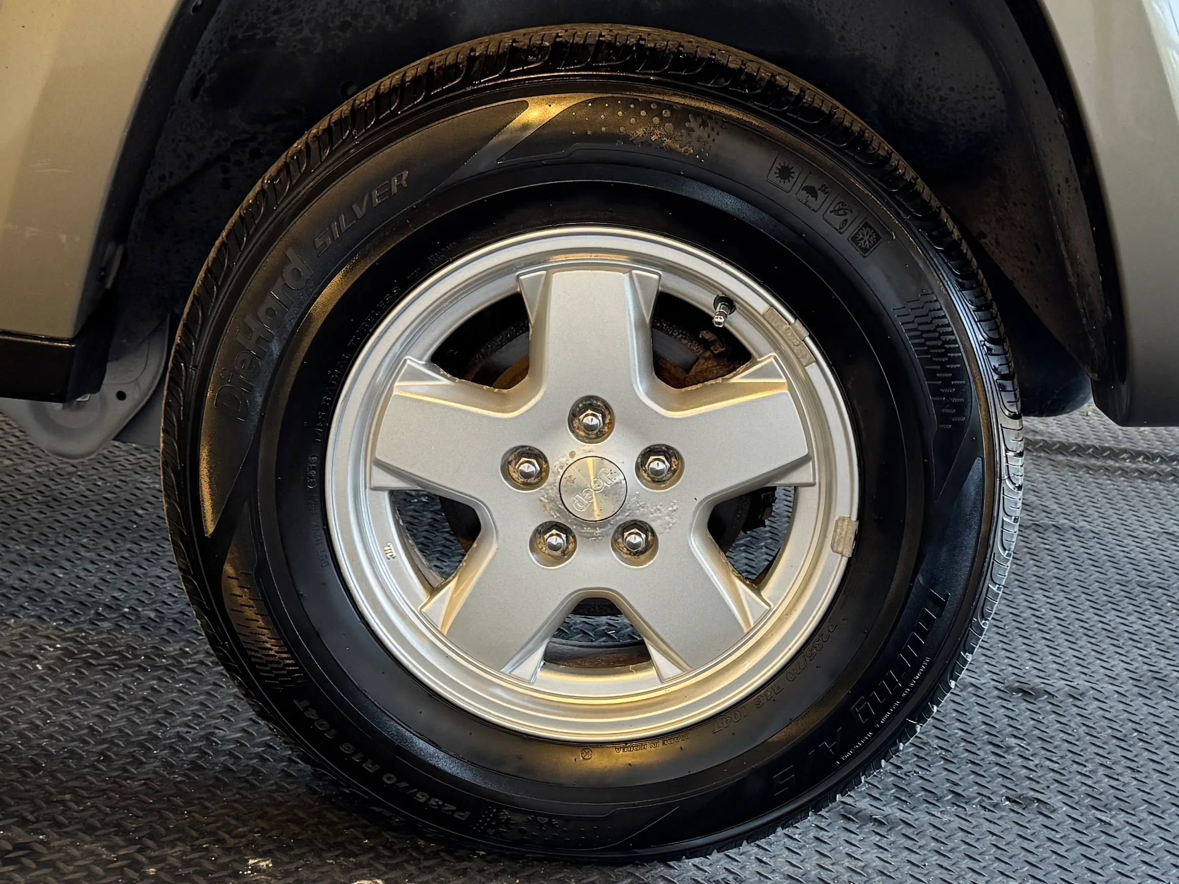 Used 2007 Jeep Liberty Sport image 8