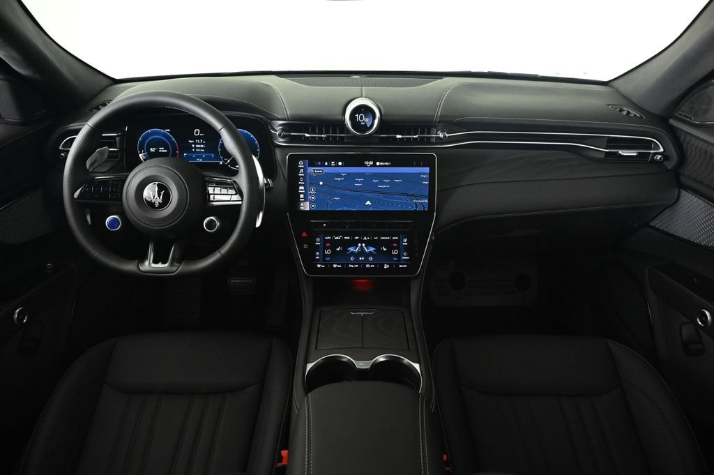 New 2025 Maserati Grecale GT image 9
