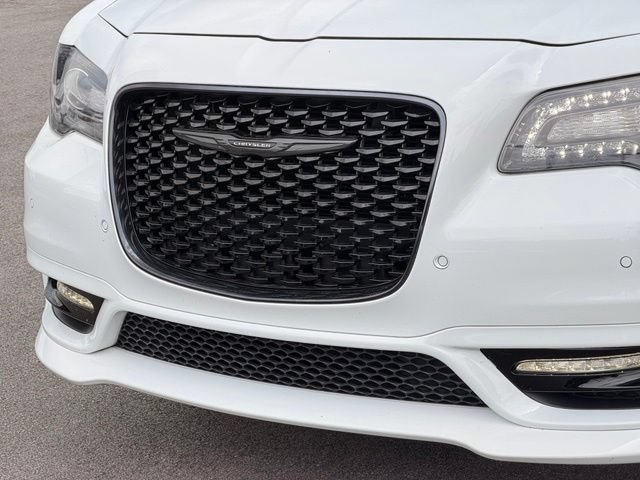 Used 2023 Chrysler 300 Touring L w/ Popular Equipment Group AWD/4WD image 6