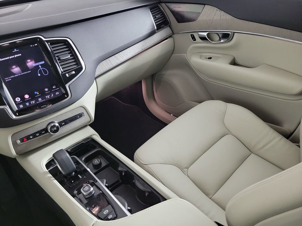 Certified 2024 Volvo XC90 T8 Plus AWD/4WD image 19