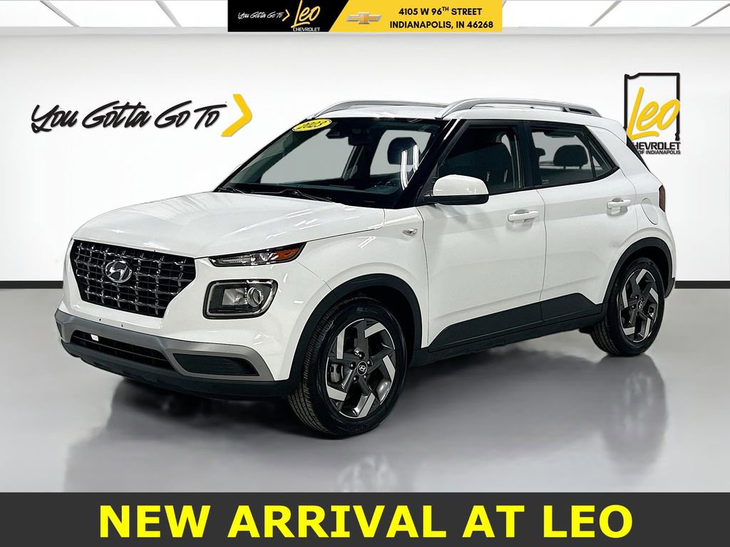 Used 2023 Hyundai Venue SEL image 1