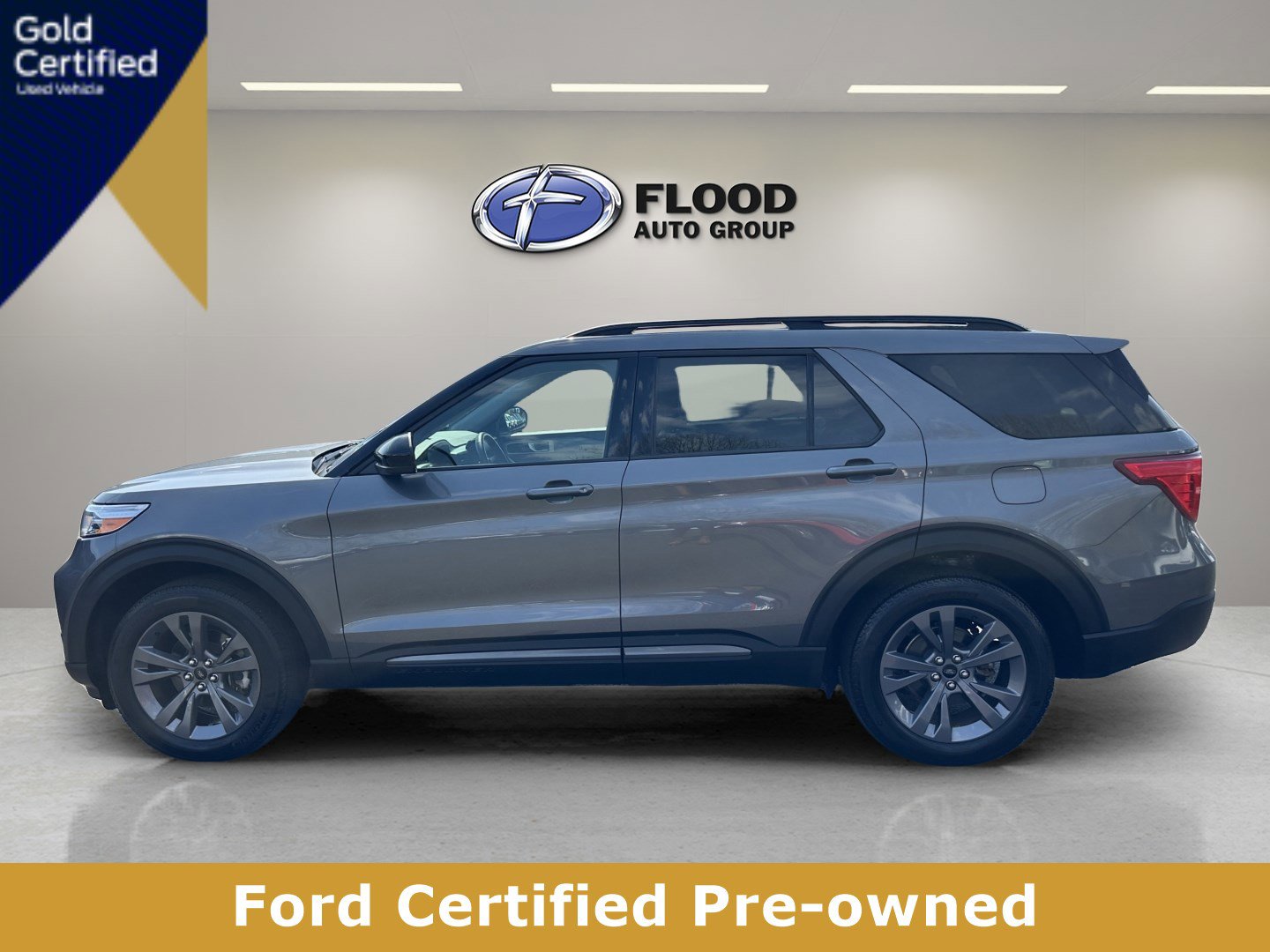 Used 2023 Ford Explorer XLT w/ Equipment Group 202A image 5