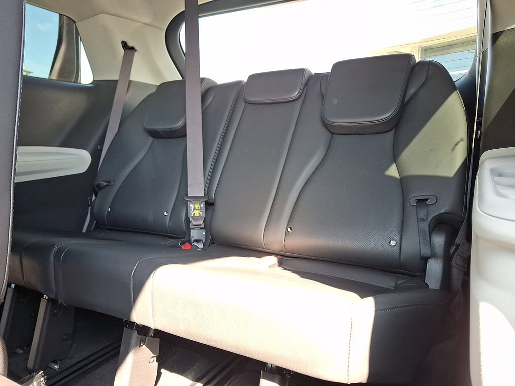 Used 2024 Kia Carnival LX FWD image 11
