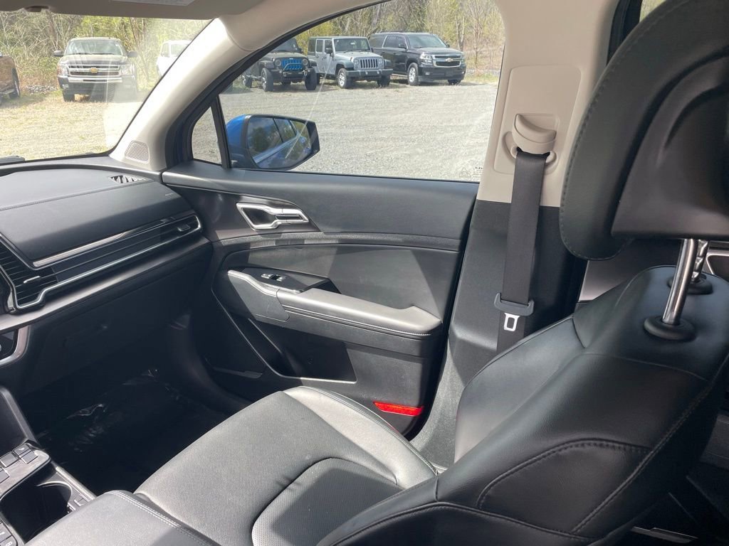 Used 2024 Kia Sportage EX image 23