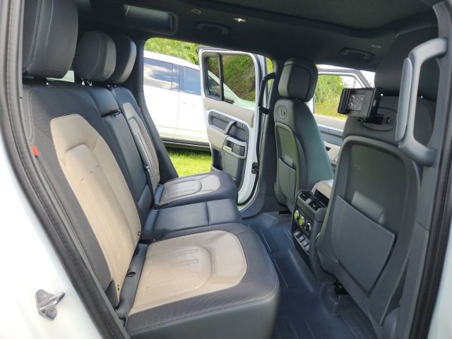 Used 2022 Land Rover Defender 110 X-Dynamic HSE image 22